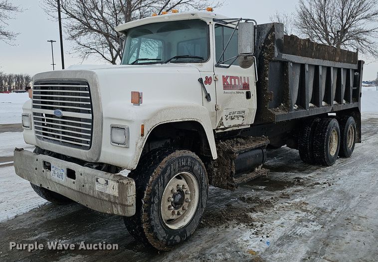 image for item DK0493 1997 Ford LT8000  dump truck