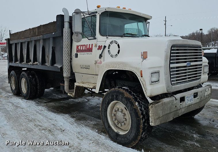 image for item DK0493 1997 Ford LT8000  dump truck