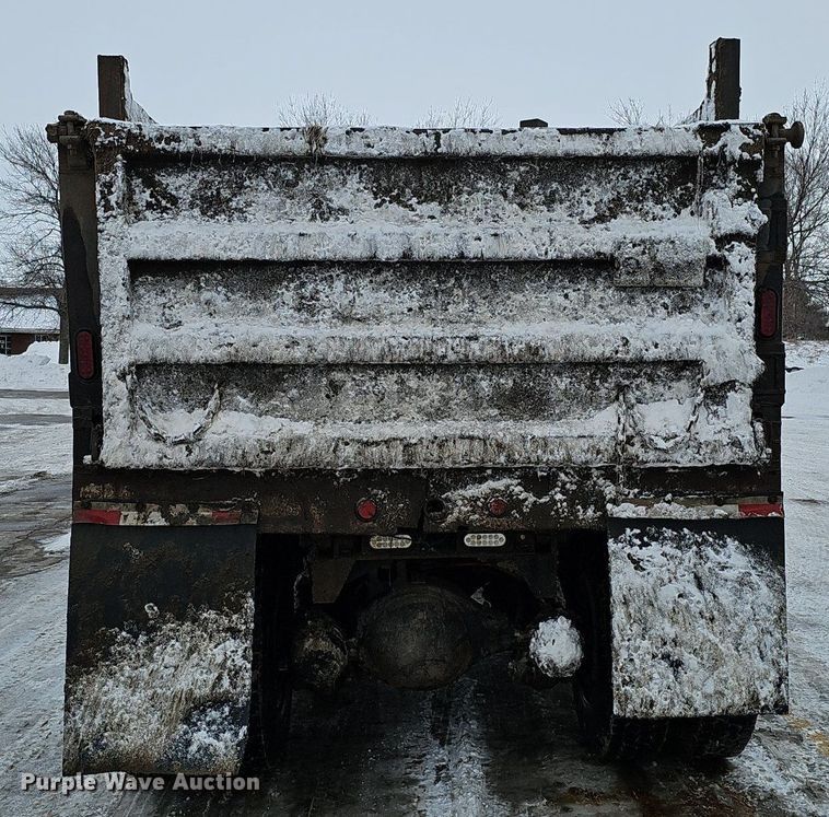 image for item DK0493 1997 Ford LT8000  dump truck