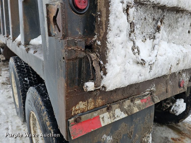 image for item DK0493 1997 Ford LT8000  dump truck