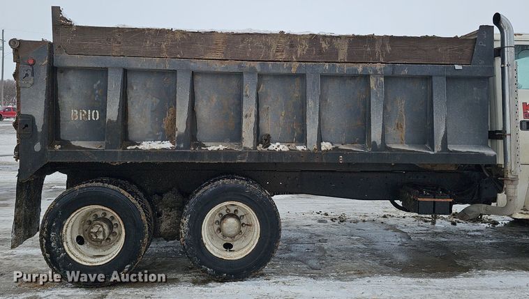 image for item DK0493 1997 Ford LT8000  dump truck