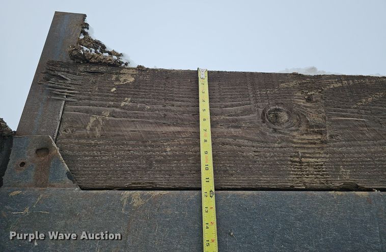 image for item DK0493 1997 Ford LT8000  dump truck