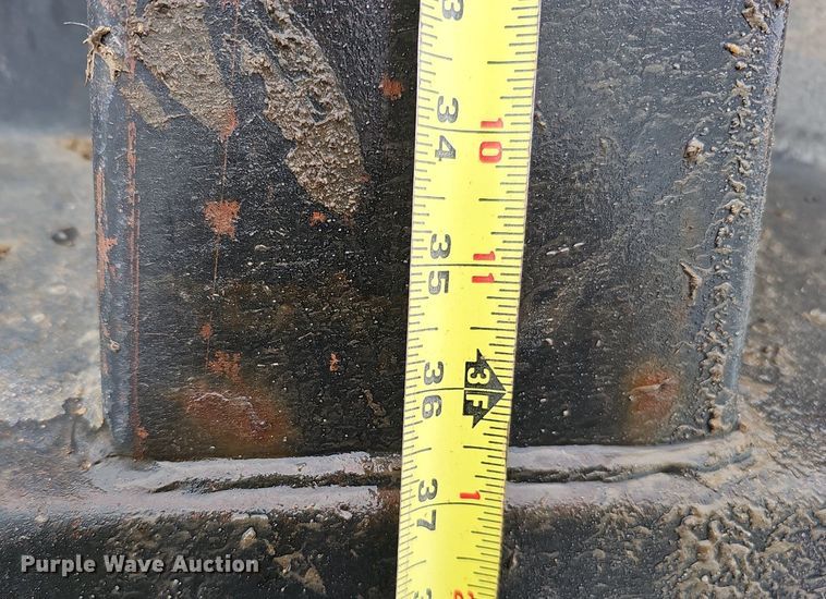 image for item DK0493 1997 Ford LT8000  dump truck