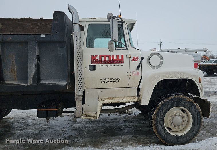 image for item DK0493 1997 Ford LT8000  dump truck
