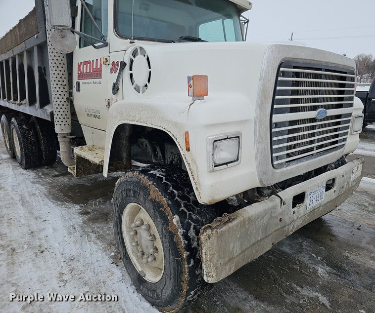image for item DK0493 1997 Ford LT8000  dump truck