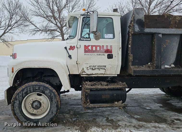 image for item DK0493 1997 Ford LT8000  dump truck