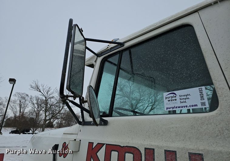 image for item DK0493 1997 Ford LT8000  dump truck