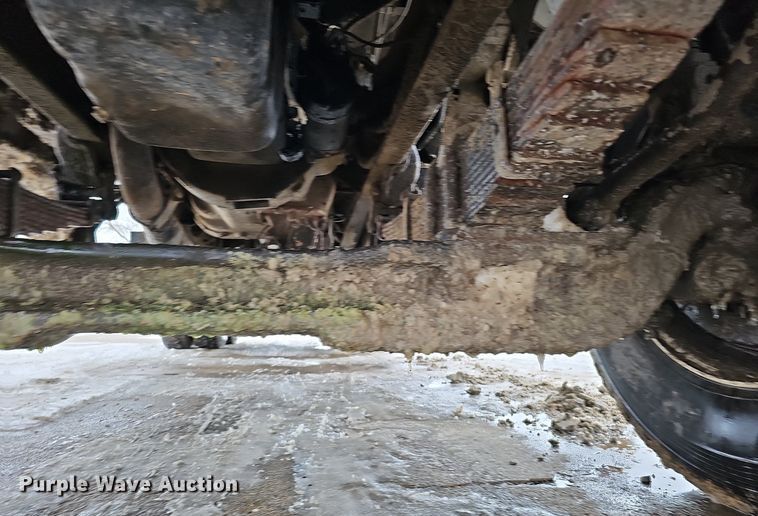 image for item DK0493 1997 Ford LT8000  dump truck