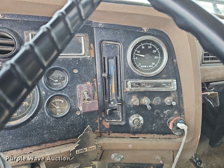 image for item DK0493 1997 Ford LT8000  dump truck