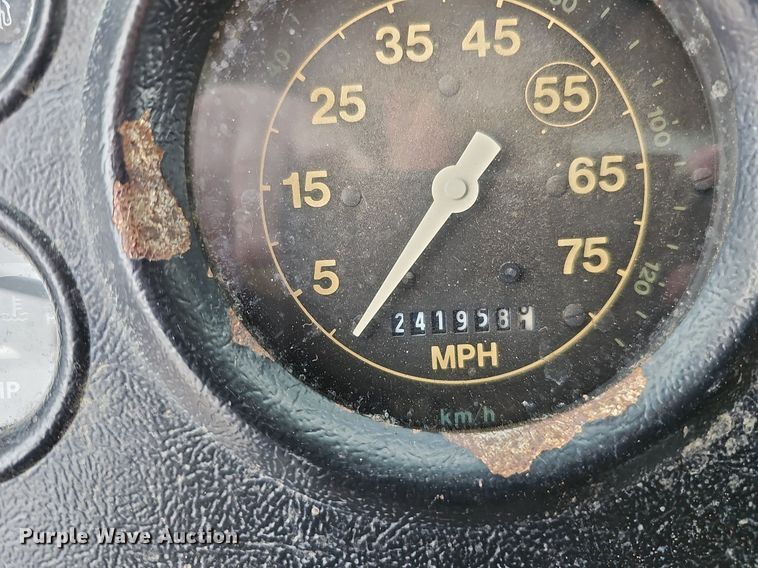 image for item DK0493 1997 Ford LT8000  dump truck