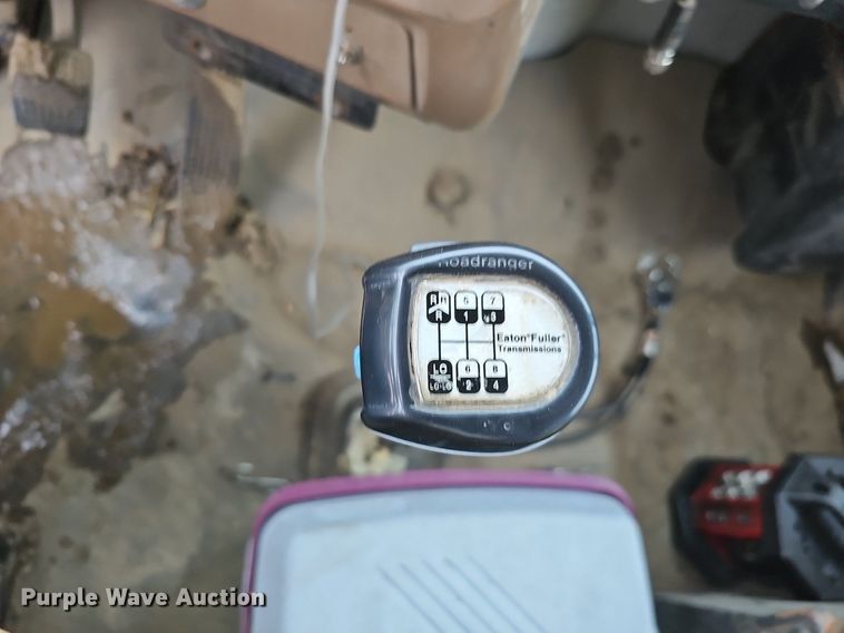 image for item DK0493 1997 Ford LT8000  dump truck