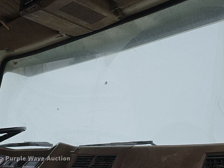 image for item DK0493 1997 Ford LT8000  dump truck