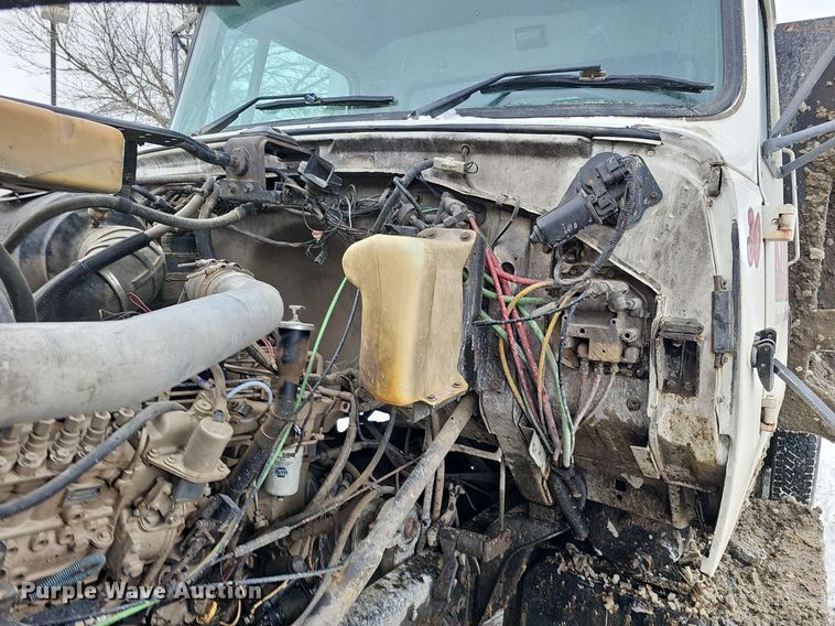 image for item DK0493 1997 Ford LT8000  dump truck