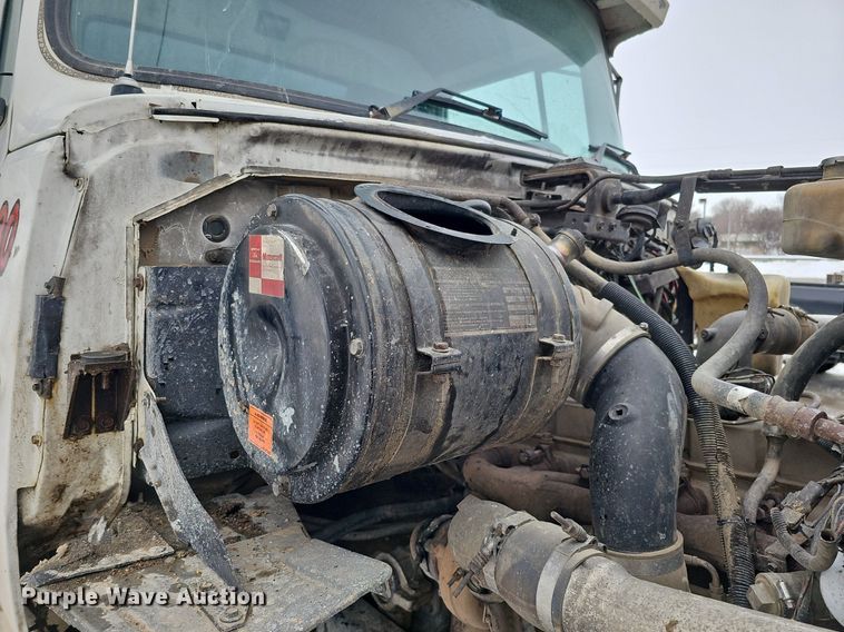 image for item DK0493 1997 Ford LT8000  dump truck