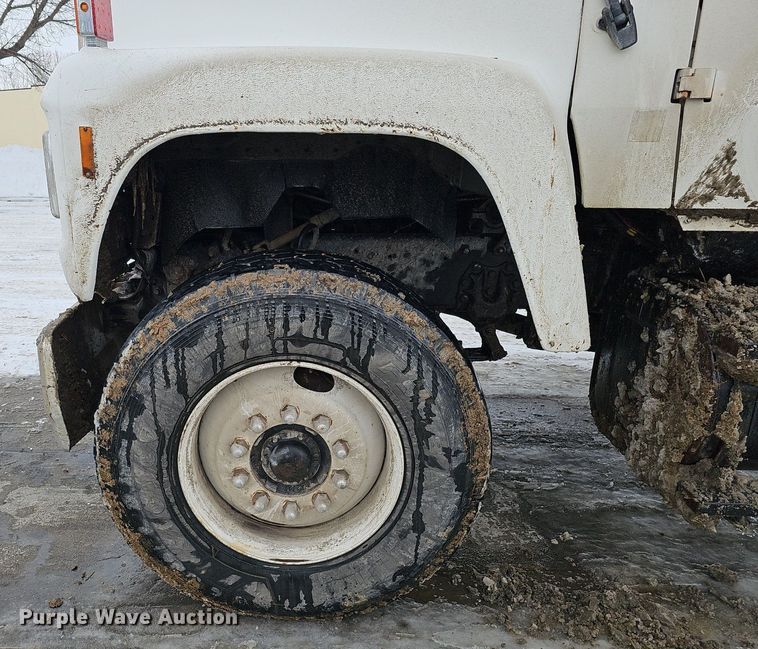 image for item DK0493 1997 Ford LT8000  dump truck