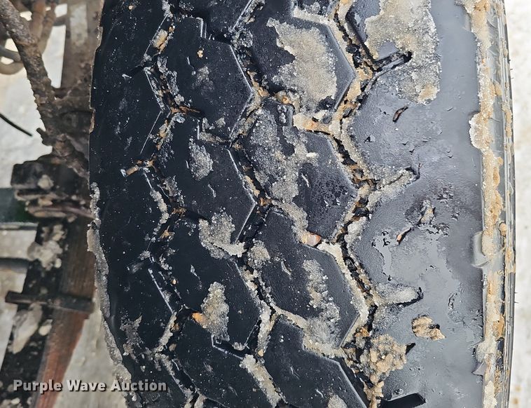 image for item DK0493 1997 Ford LT8000  dump truck