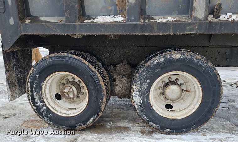 image for item DK0493 1997 Ford LT8000  dump truck