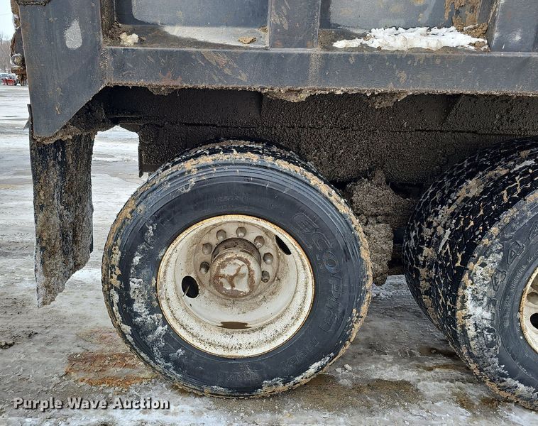 image for item DK0493 1997 Ford LT8000  dump truck
