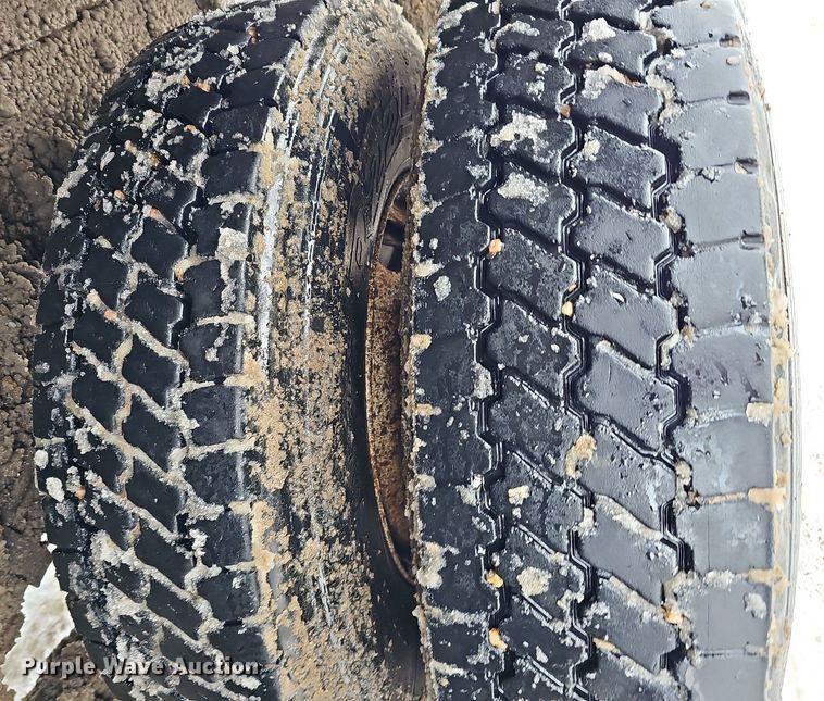 image for item DK0493 1997 Ford LT8000  dump truck