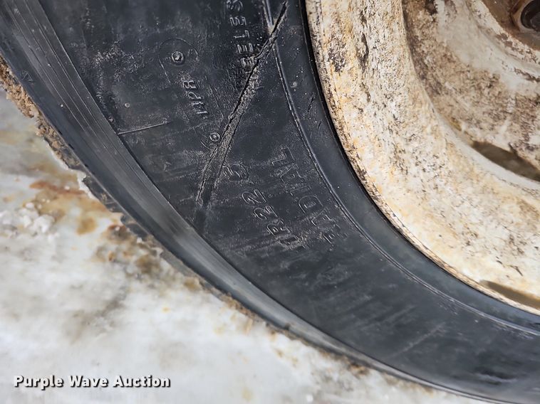 image for item DK0493 1997 Ford LT8000  dump truck