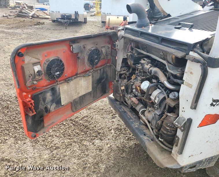 image for item DN8250 2020 Bobcat T770  tracked skid steer loader