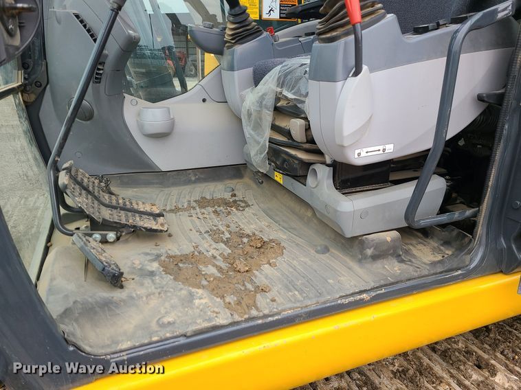 image for item DN8265 2022 John Deere 200G  excavator