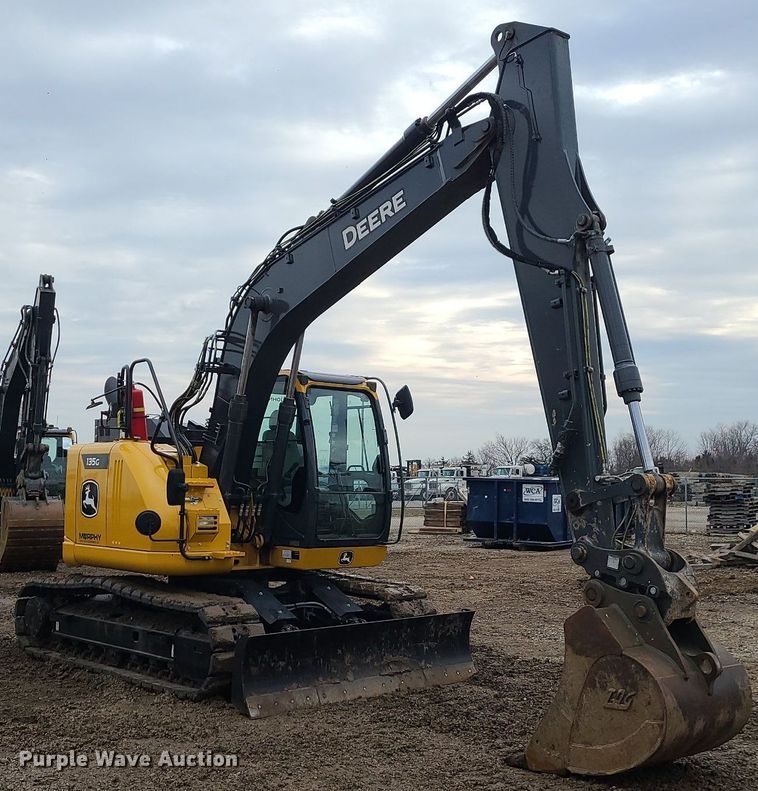 image for item DN8266 2022 John Deere 135G  excavator