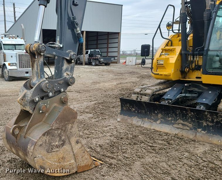 image for item DN8266 2022 John Deere 135G  excavator