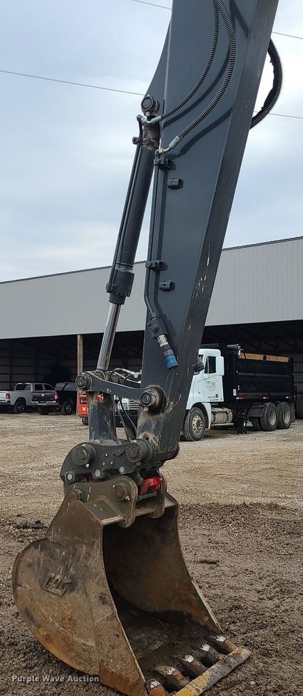 image for item DN8266 2022 John Deere 135G  excavator