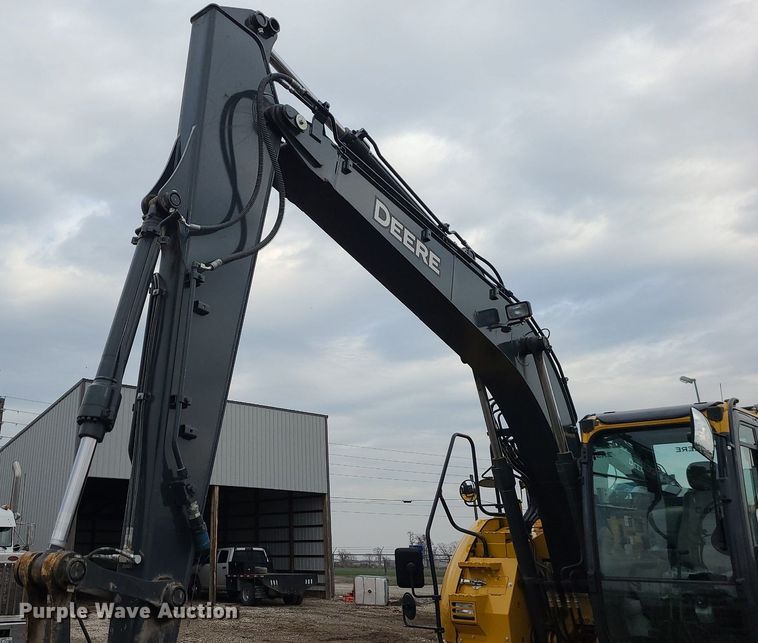 image for item DN8266 2022 John Deere 135G  excavator