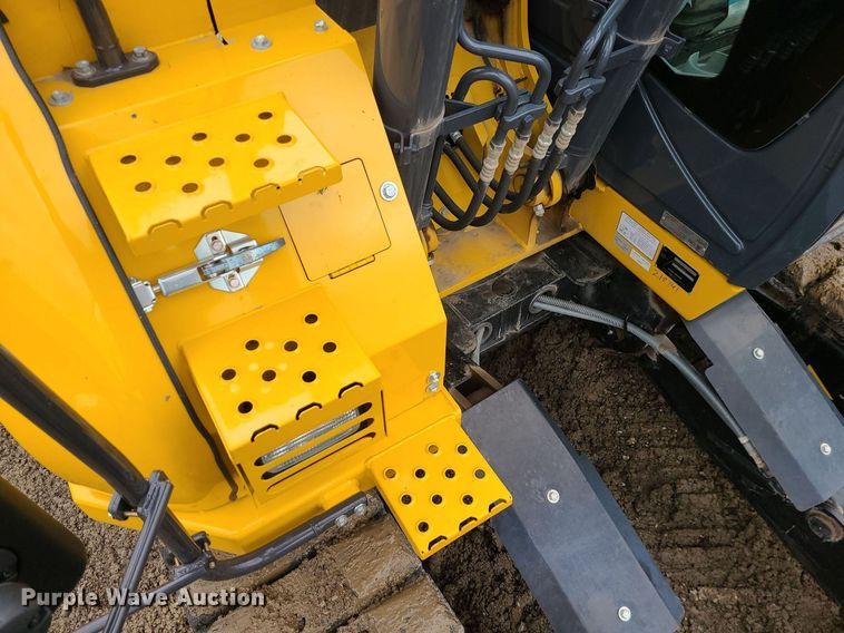 image for item DN8266 2022 John Deere 135G  excavator