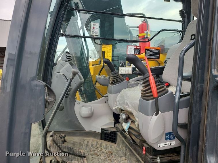 image for item DN8266 2022 John Deere 135G  excavator