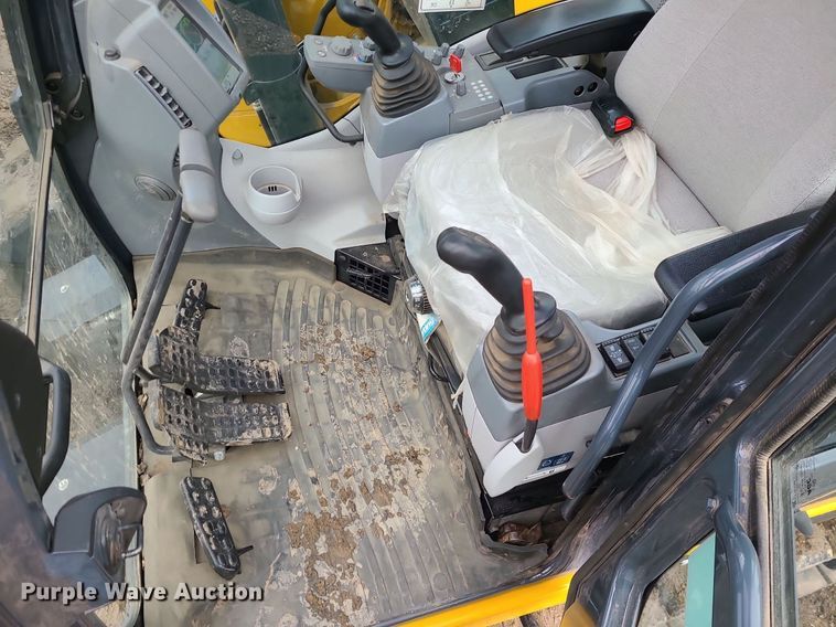 image for item DN8266 2022 John Deere 135G  excavator