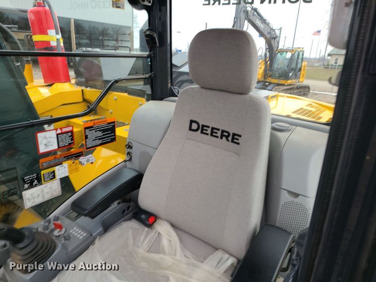 image for item DN8266 2022 John Deere 135G  excavator