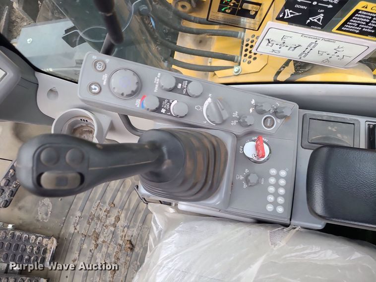 image for item DN8266 2022 John Deere 135G  excavator