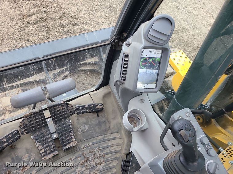 image for item DN8266 2022 John Deere 135G  excavator