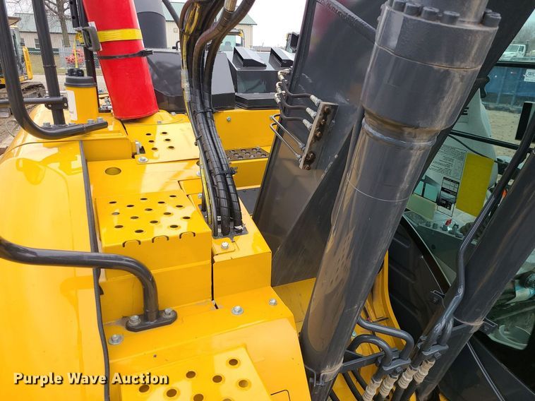 image for item DN8266 2022 John Deere 135G  excavator