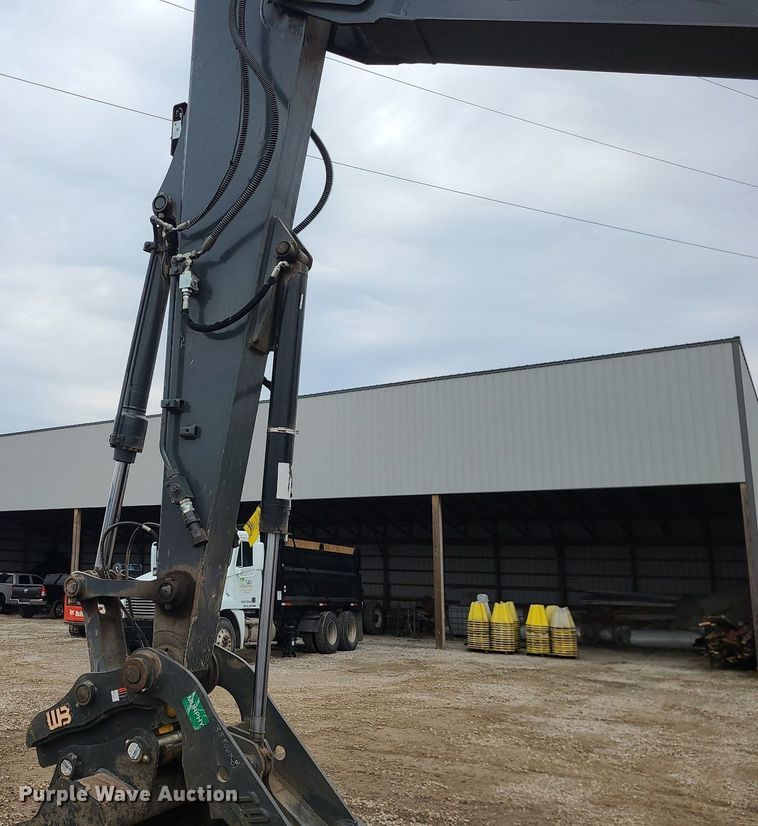 image for item DN8267 2022 John Deere 135G  excavator