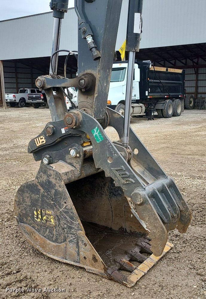 image for item DN8267 2022 John Deere 135G  excavator