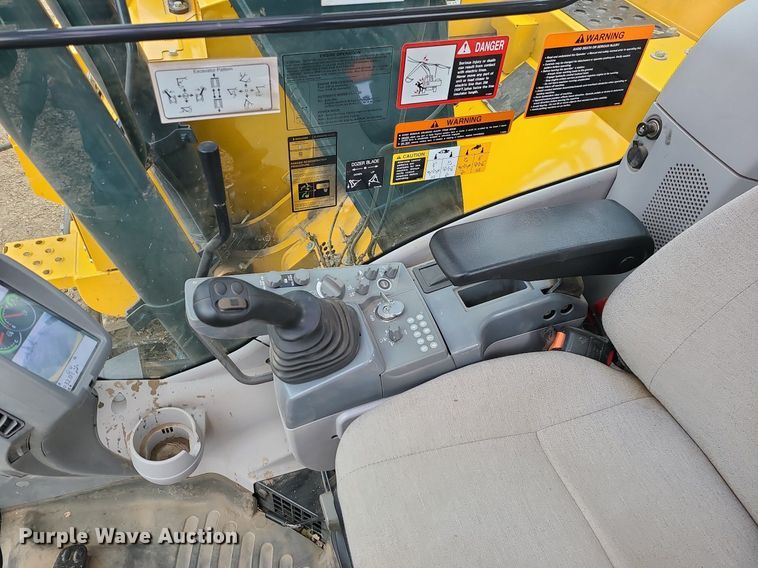 image for item DN8267 2022 John Deere 135G  excavator