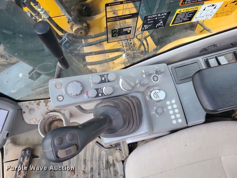 image for item DN8267 2022 John Deere 135G  excavator