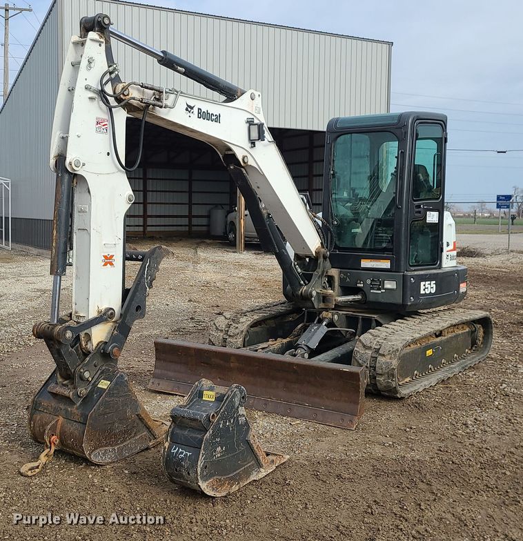 image for item DN8268 2019 Bobcat E55  mini excavator