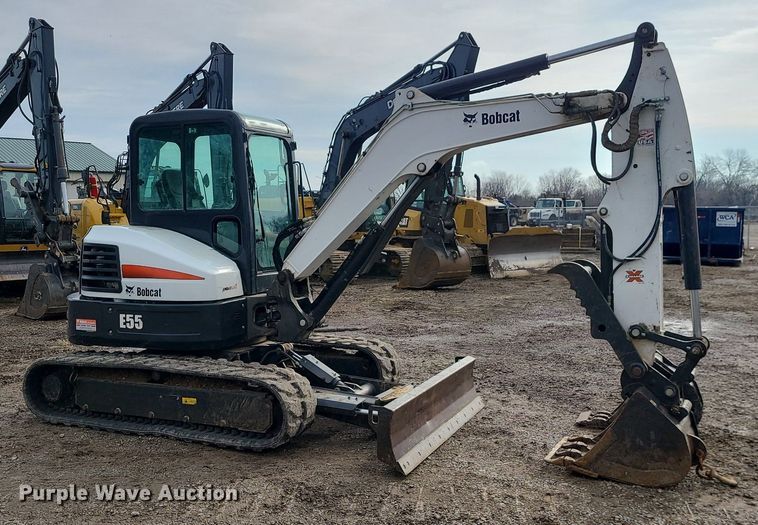 image for item DN8268 2019 Bobcat E55  mini excavator