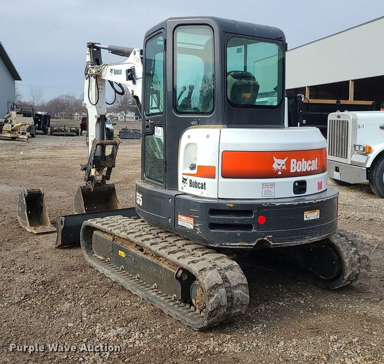 image for item DN8268 2019 Bobcat E55  mini excavator