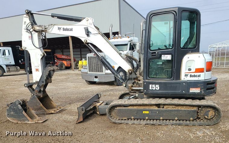 image for item DN8268 2019 Bobcat E55  mini excavator