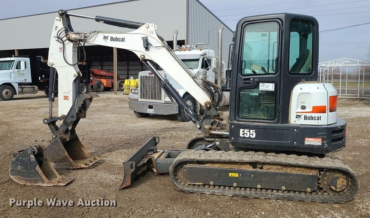 image for item DN8268 2019 Bobcat E55  mini excavator
