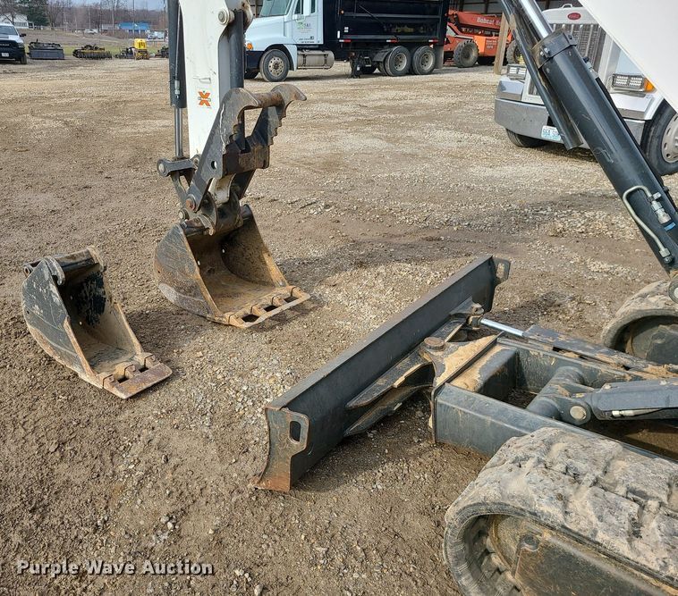image for item DN8268 2019 Bobcat E55  mini excavator