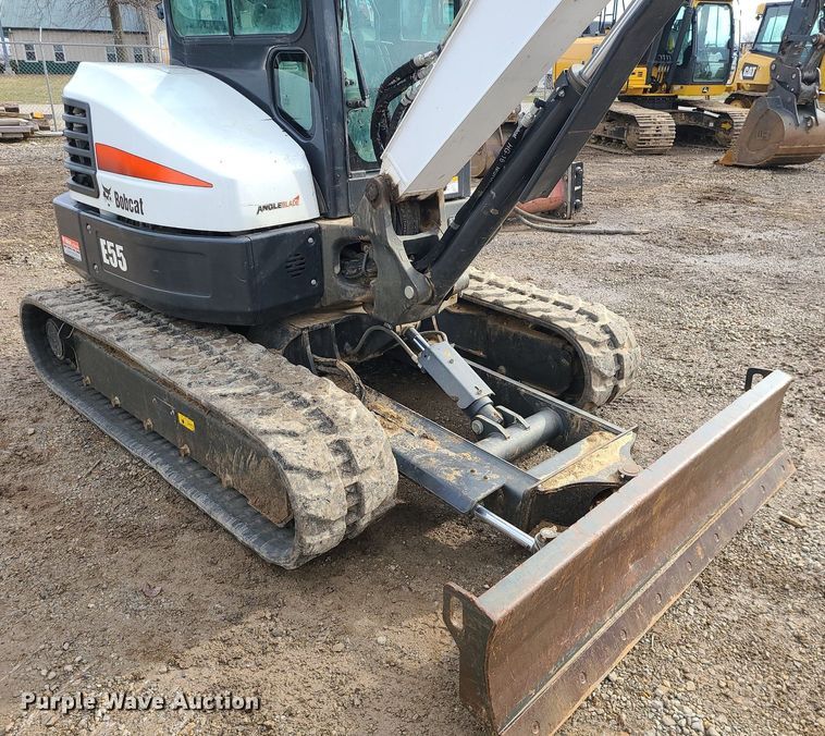 image for item DN8268 2019 Bobcat E55  mini excavator
