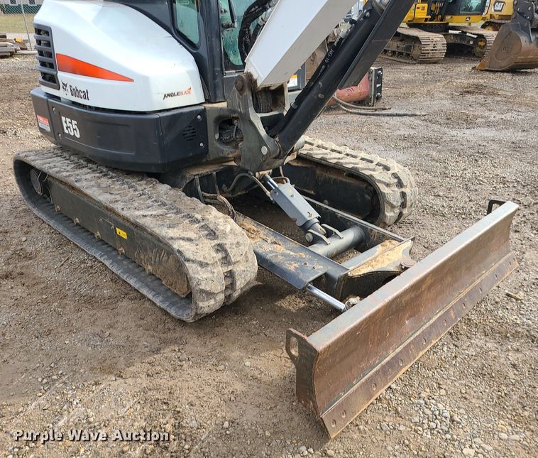 image for item DN8268 2019 Bobcat E55  mini excavator