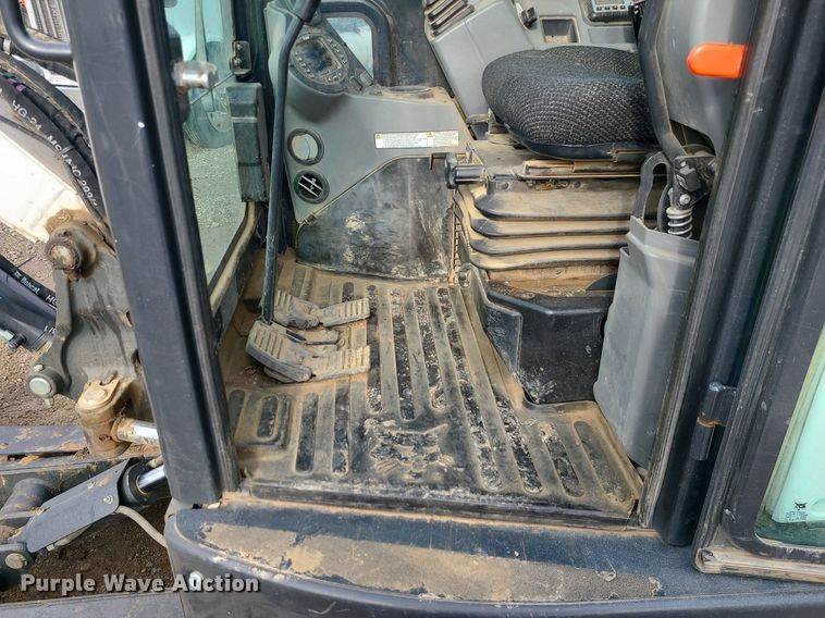 image for item DN8268 2019 Bobcat E55  mini excavator